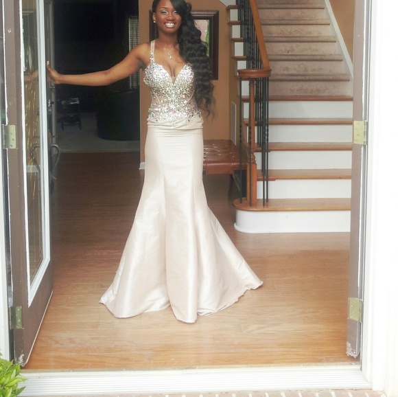 Dress - Picture 5 of 5